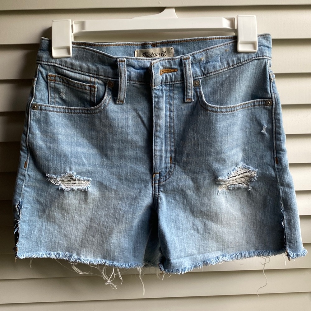 MADEWELL Distressed Jean Shorts. Mid - Upper Thigh Length. Never Been Worn. SMAL